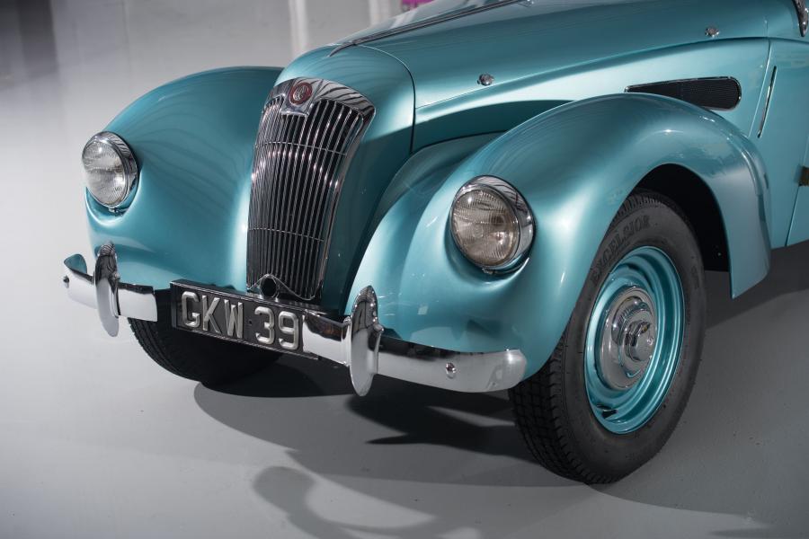 Детали экстерьера Lea-Francis 2&frac12;-Litre Sports 1949 года  (фото 20 из 40)